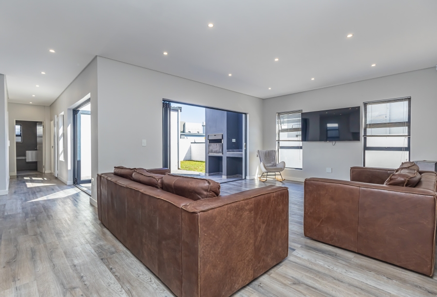 3 Bedroom Property for Sale in Sandown Western Cape
